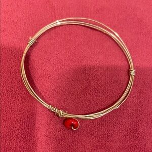 Wire (925) silver bangle with red coral